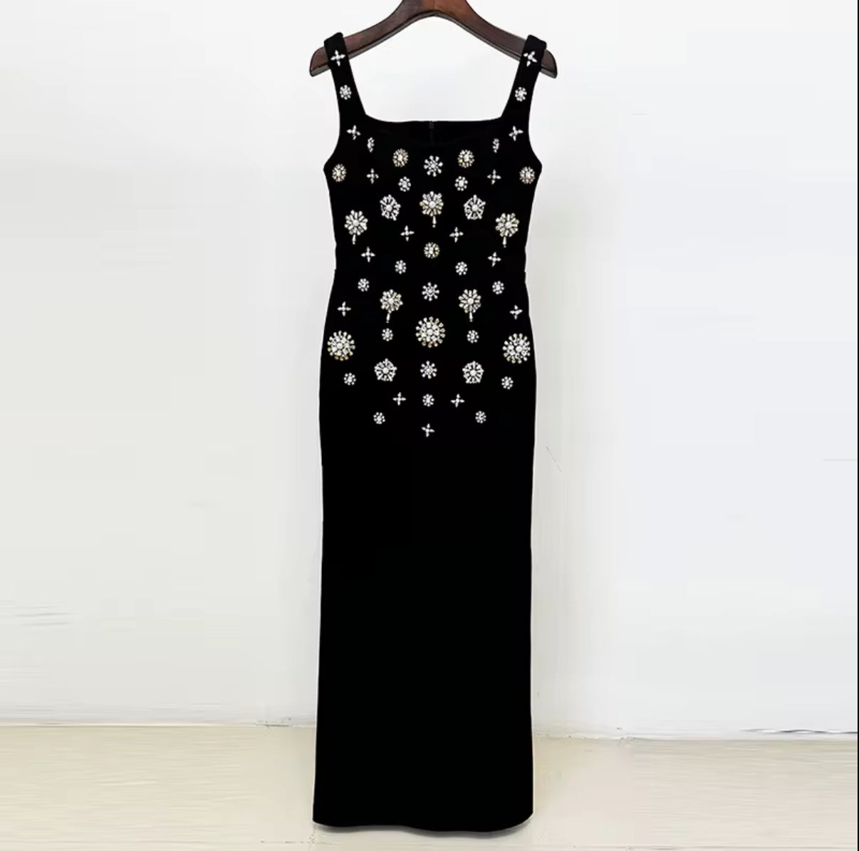 Black Sleeveless Evening Dress with Sparkling Starburst Embellishments