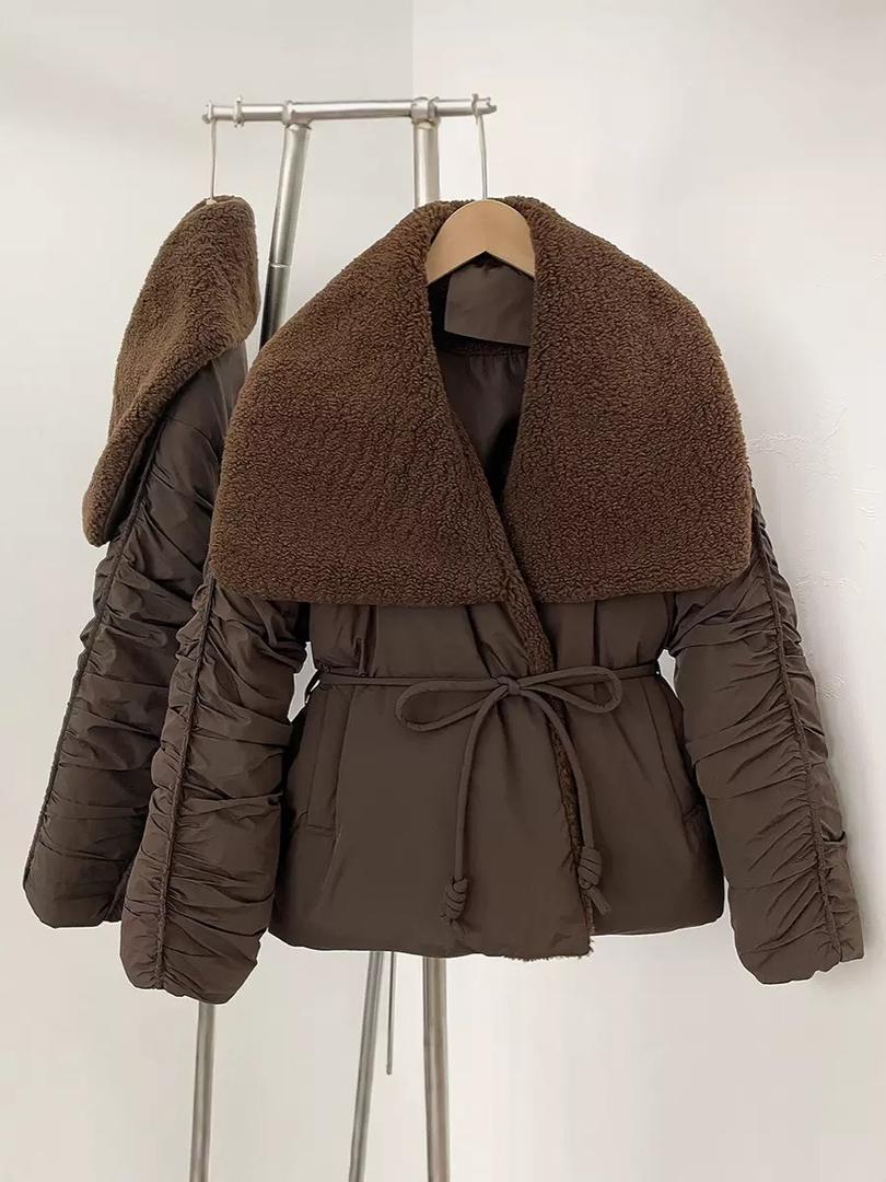 Elegant padded coat with a rich fur finish