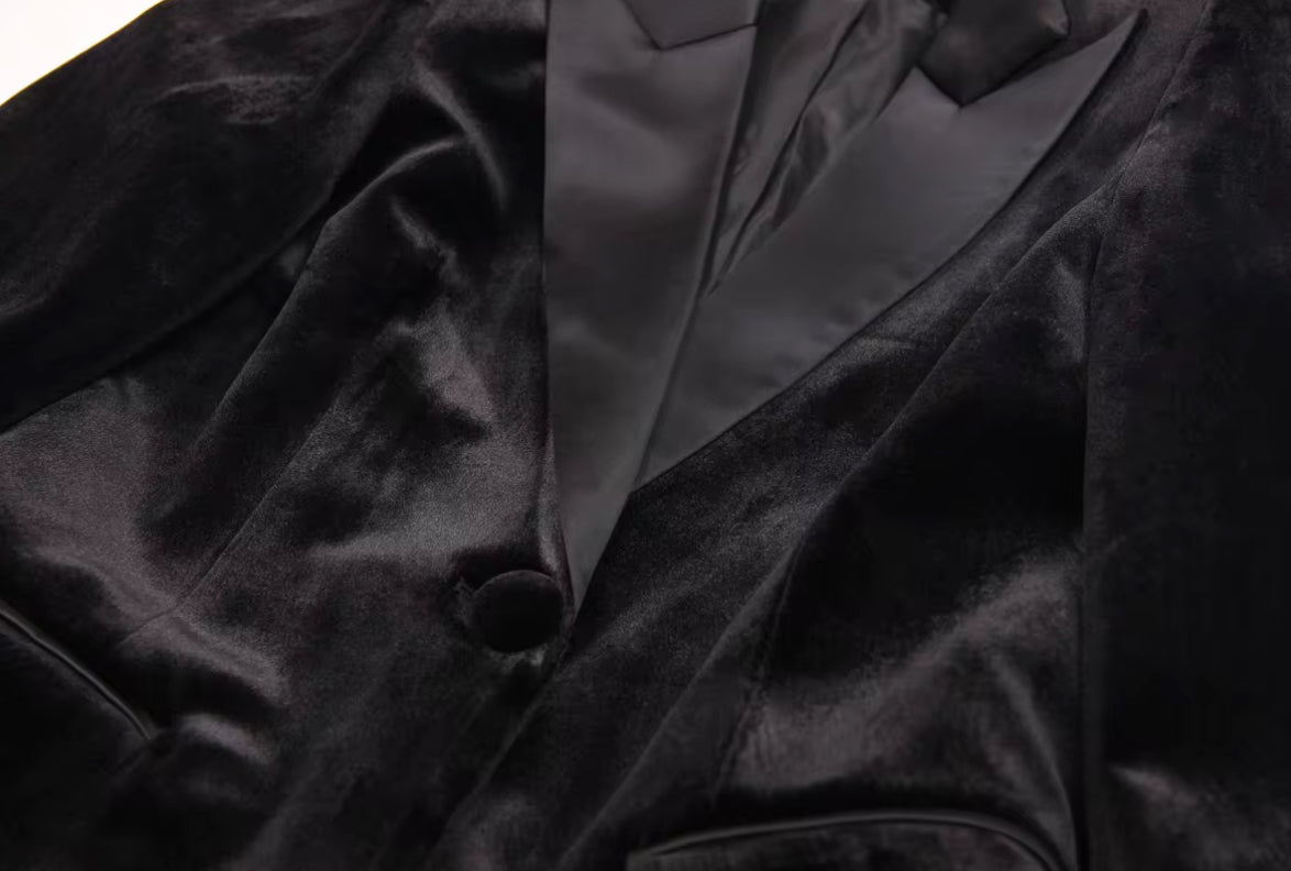 tailored cut blazer with feather-trimmed sleeves