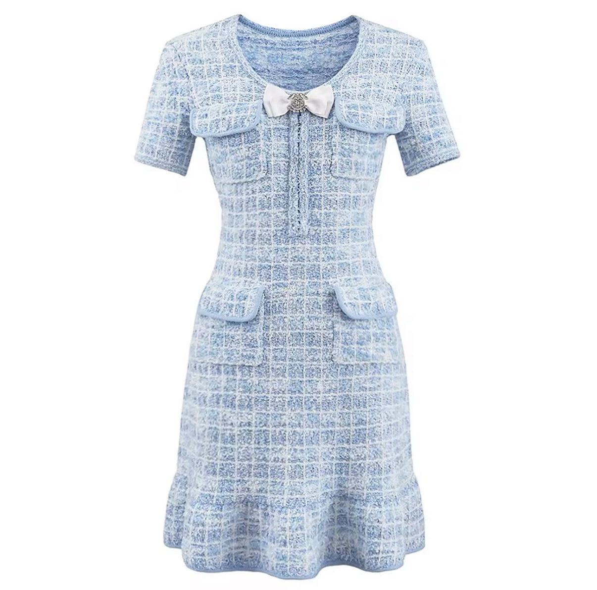 Elegant Blue Checkered Dress with Fitted Waist and Flared Hem