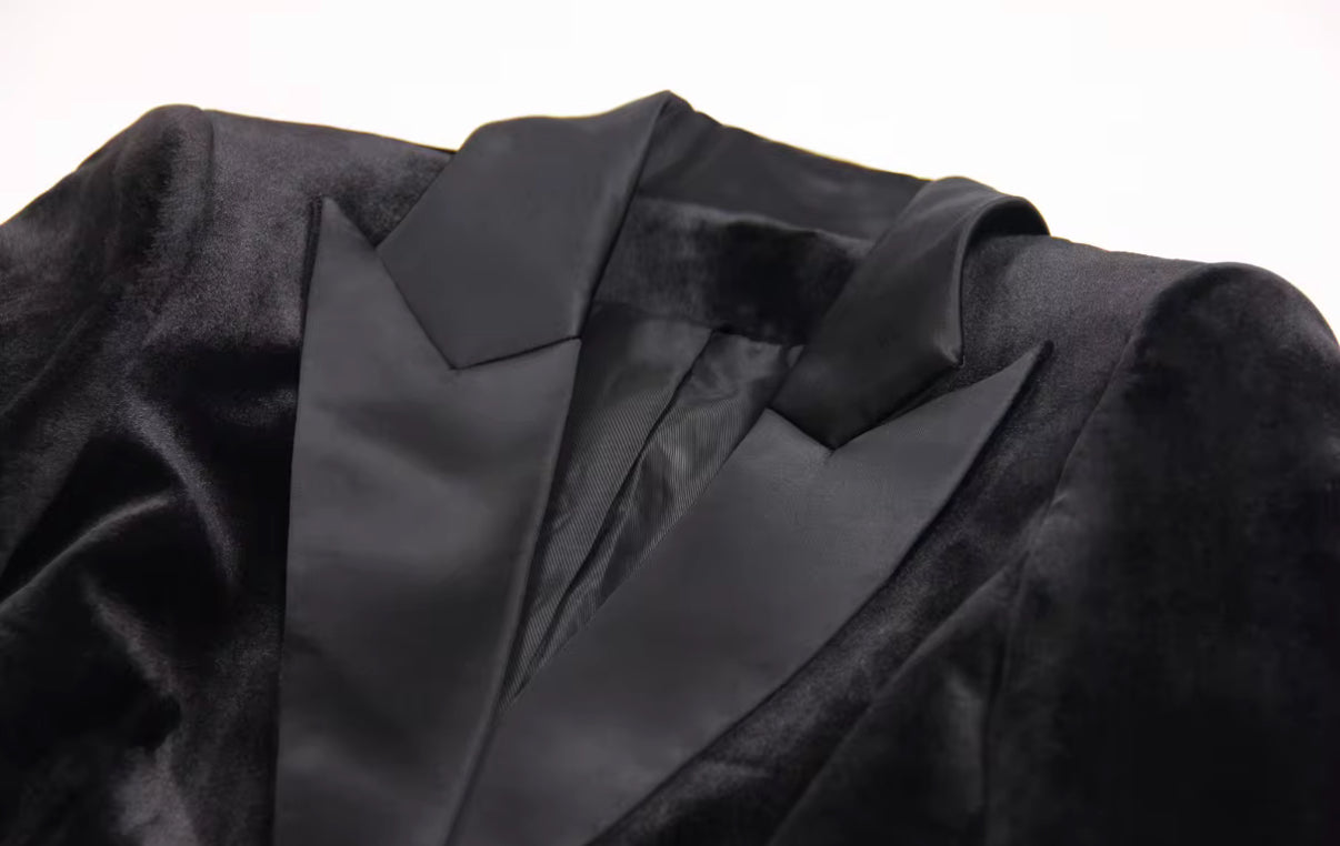 tailored cut blazer with feather-trimmed sleeves