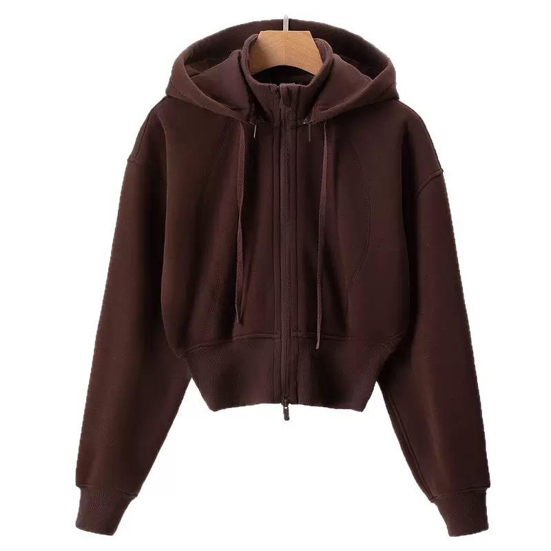 Cropped zip hoodie & relaxed joggers for all-day comfort