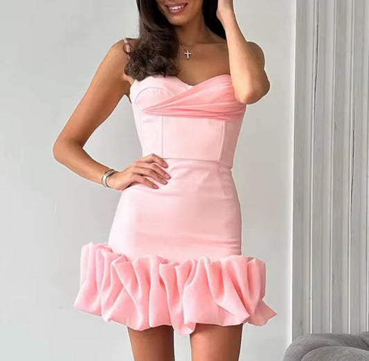 sweetheart neckline dress with ruffled hemline