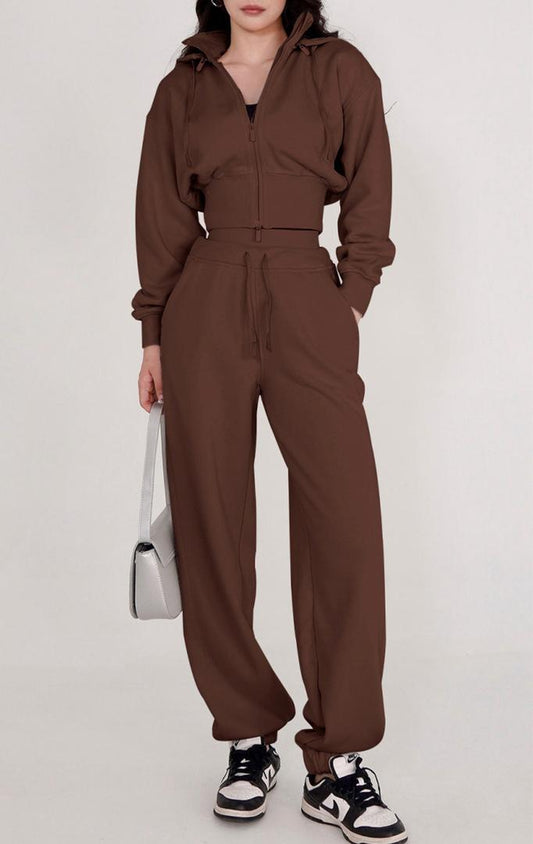 Cropped zip hoodie & relaxed joggers for all-day comfort