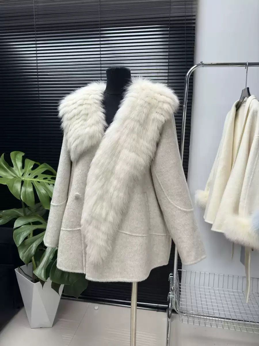 Oversized Wool Coat with Plush Faux Fur Collar