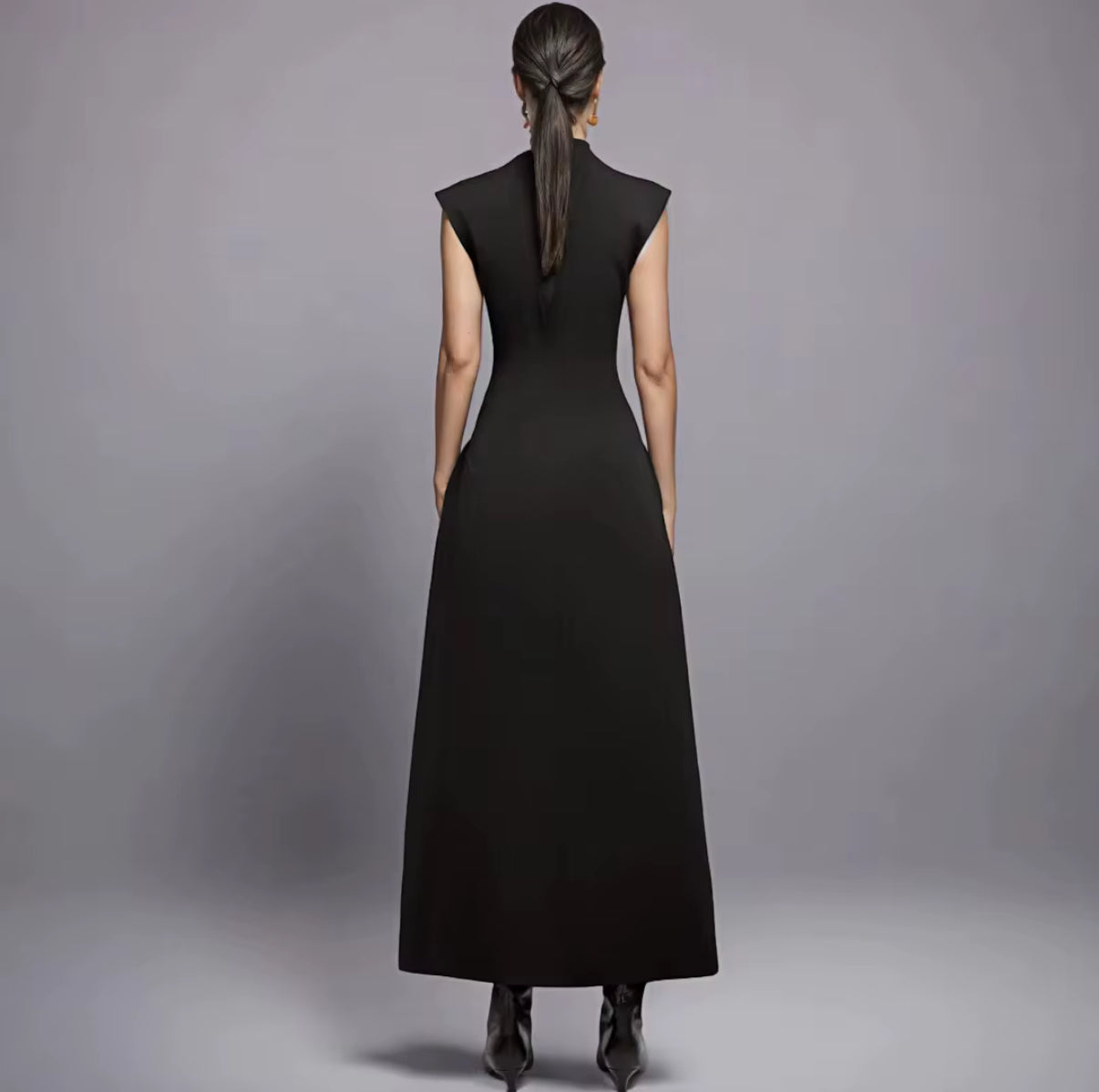 Elegant Sleeveless Evening Dress with Flared Hem