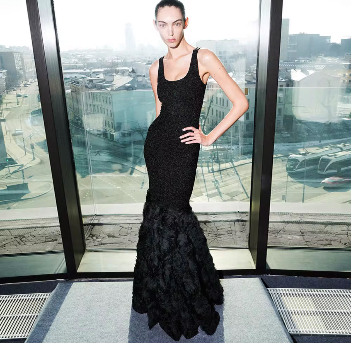 Black sleeveless mermaid dress