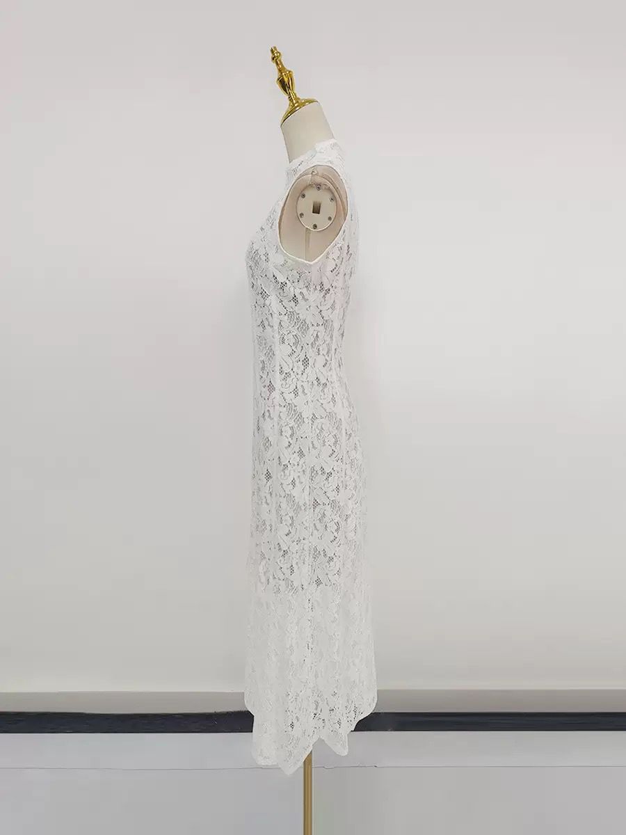 White High-Neck Lace Maxi Dress with Sleeveless Cut