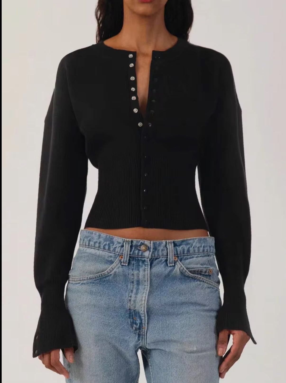 Long-Sleeve Ribbed Knit Top with Flared Cuffs and Snug Waist Fit