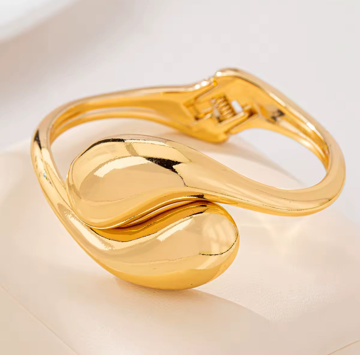 Fluid Curve Bracelet