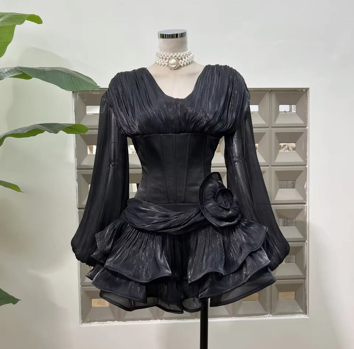 voluminous sleeves dress with oversized floral detail