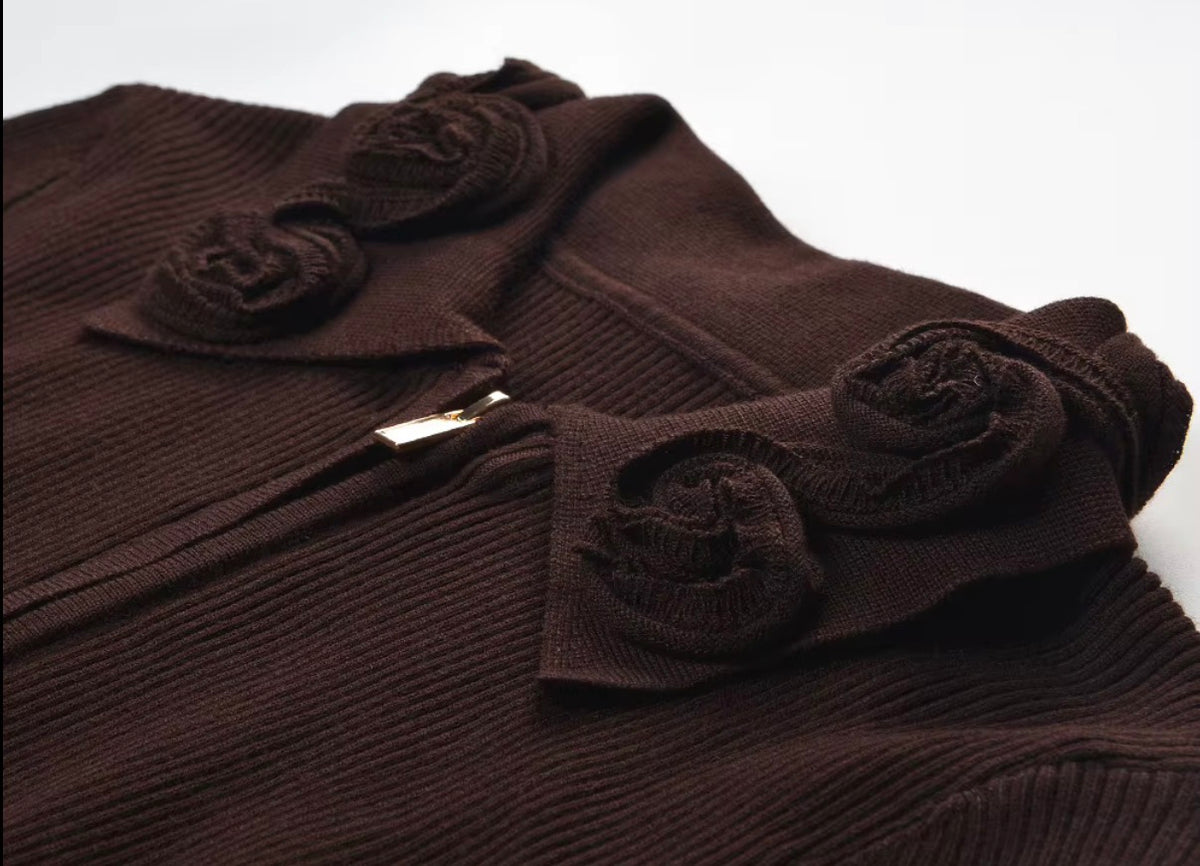 Rose Collar Zip-Up Knit Top