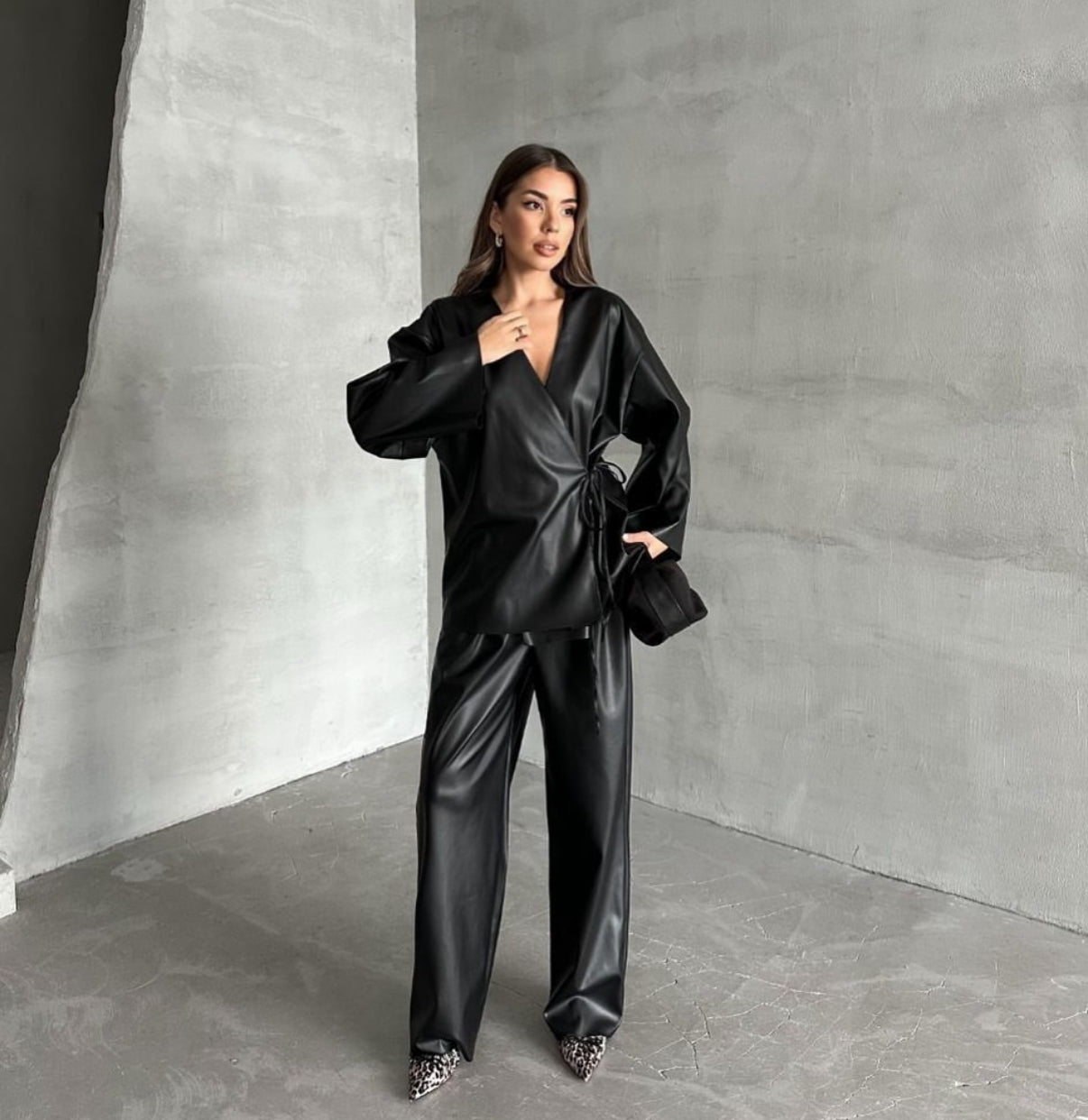 Noir Wrap Leather Set