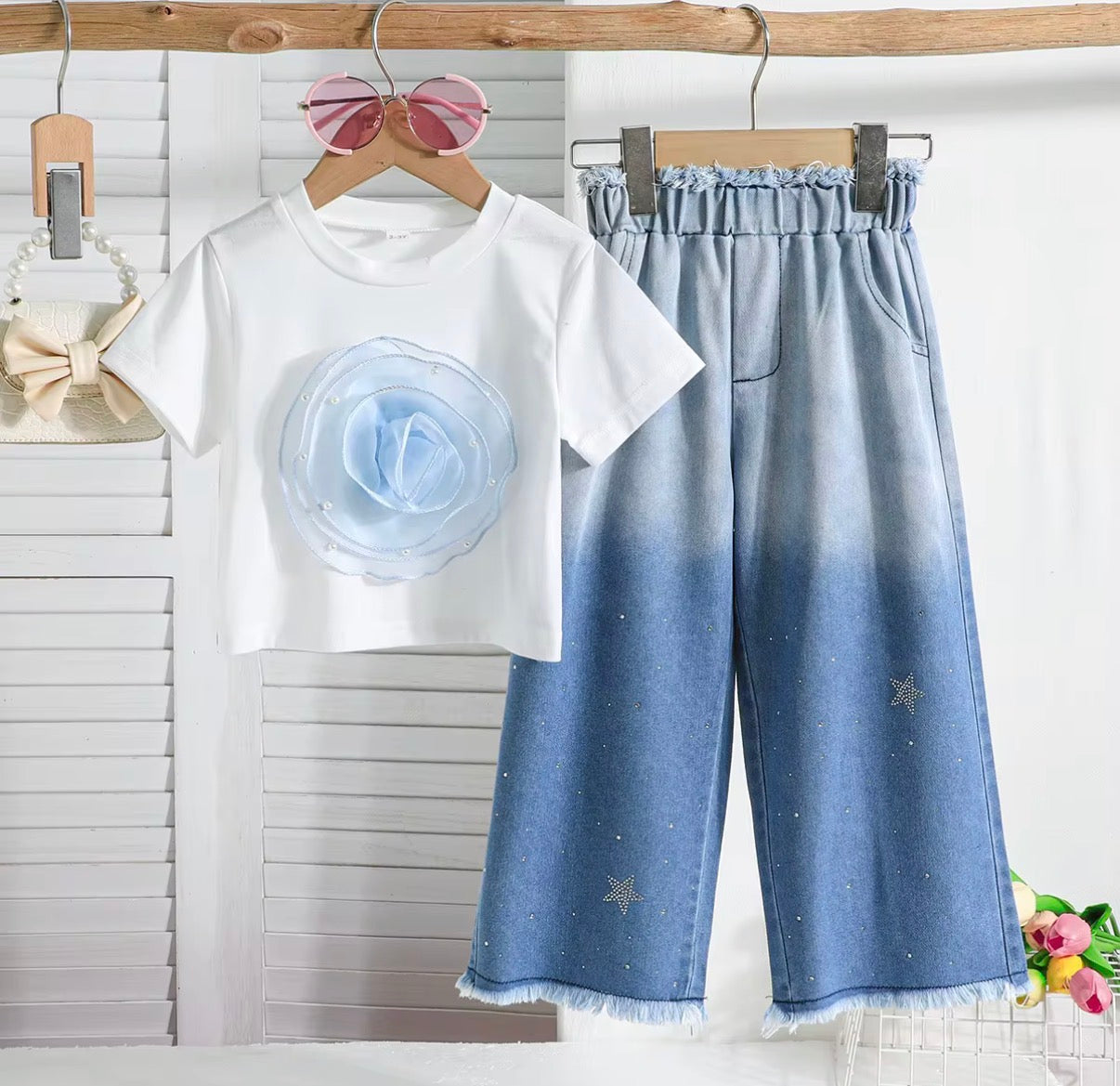 3D Floral Tee & Ombre Wide-Leg Jeans Set