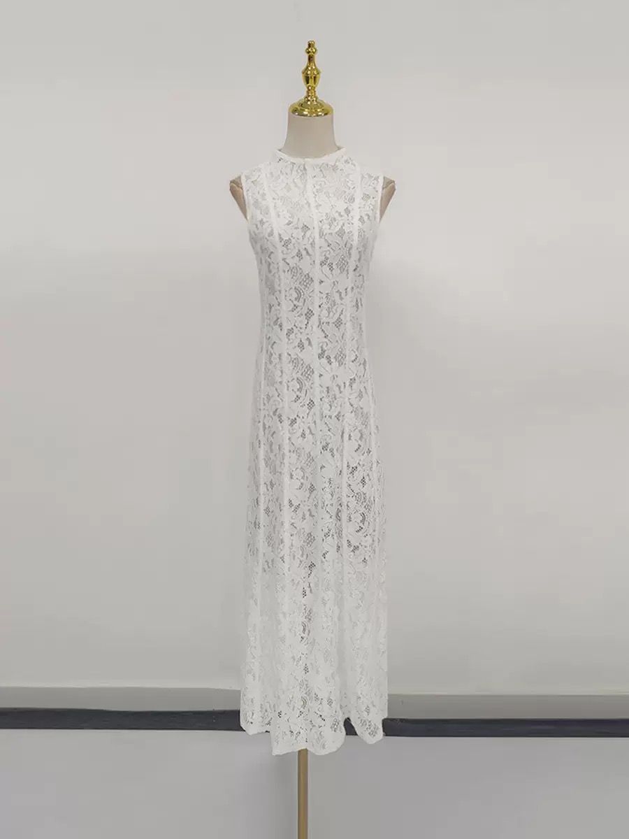 White High-Neck Lace Maxi Dress with Sleeveless Cut