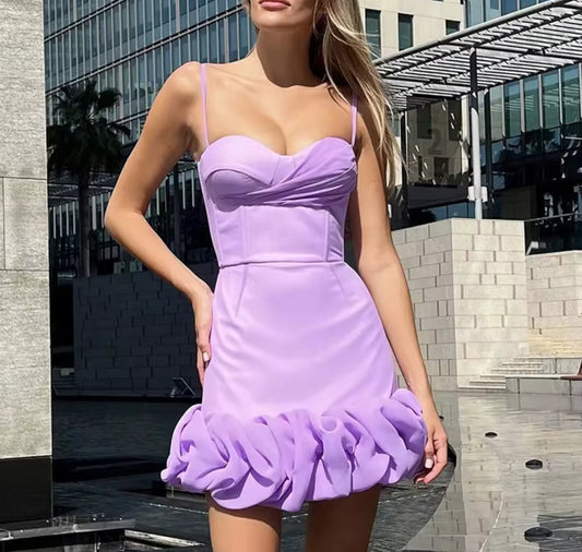 sweetheart neckline dress with ruffled hemline