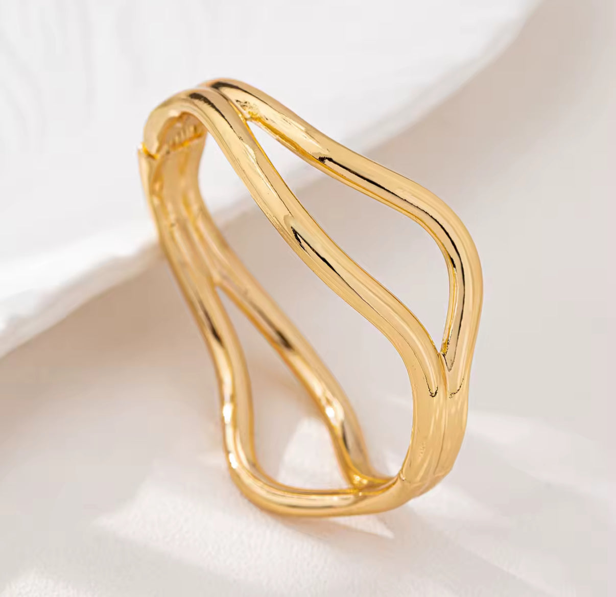 Fluid Curve Bracelet