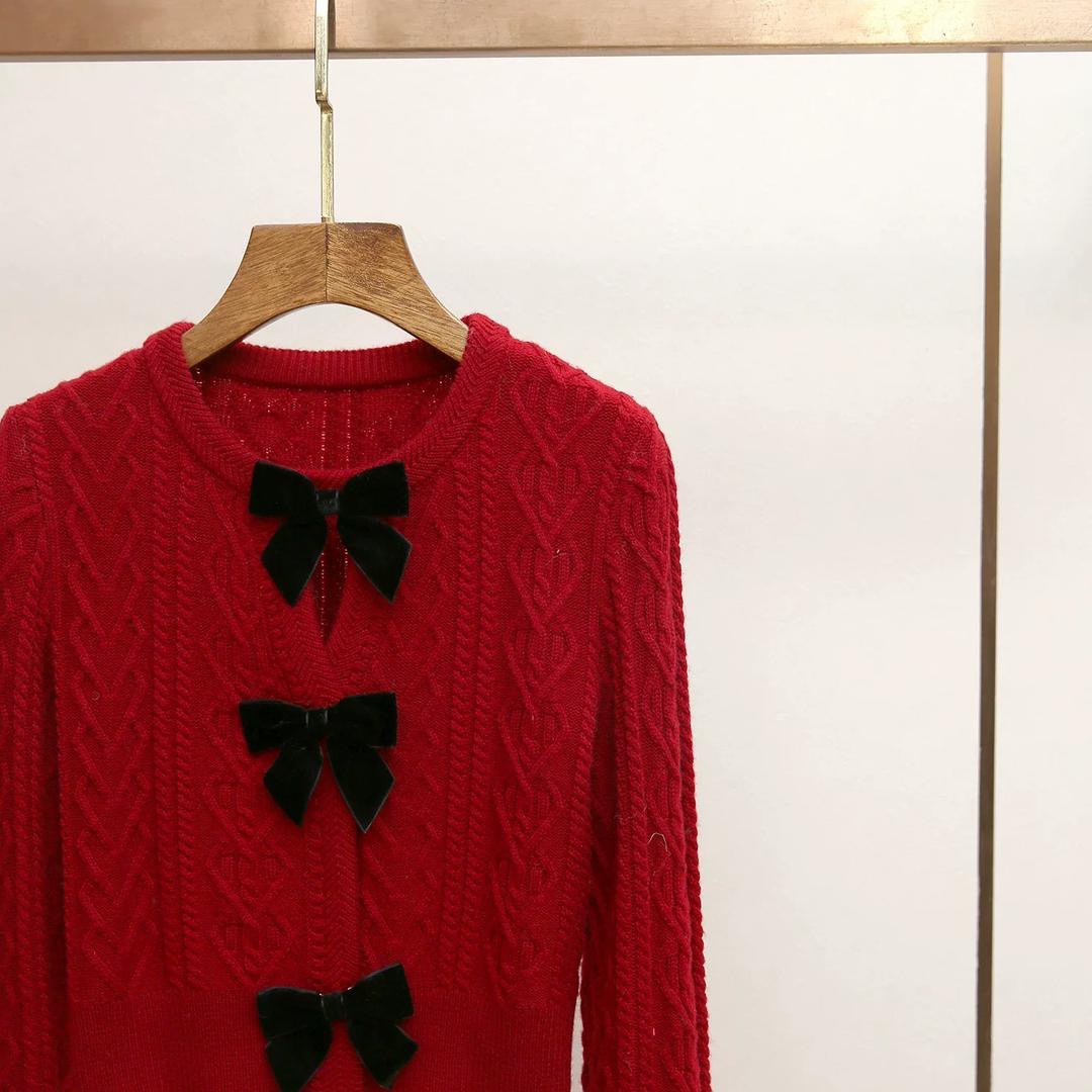 Velvet Bow Charm Cable-Knit Sweater – Red