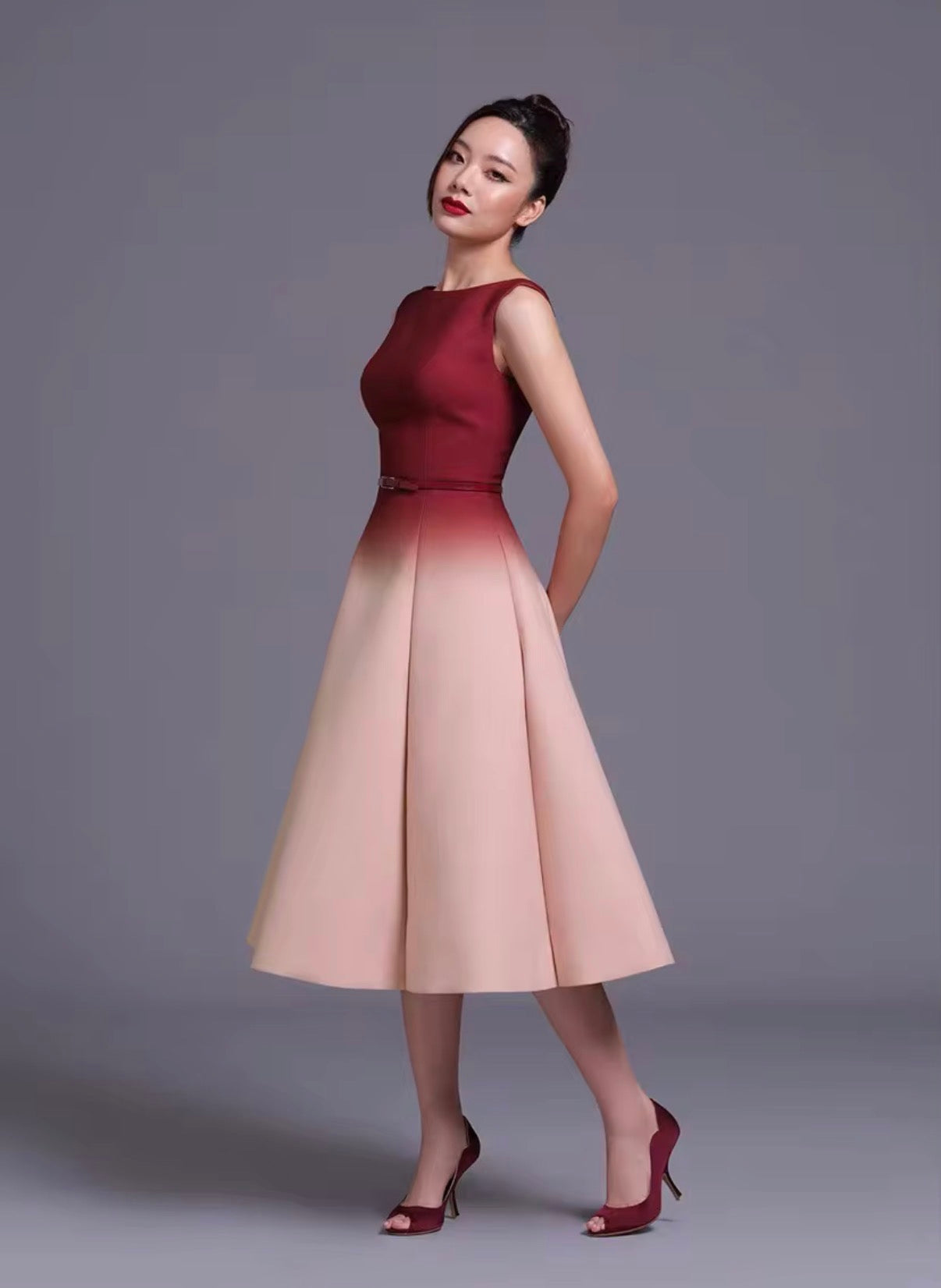 Two-Tone Gradient A-Line Midi Dress with Sleeveless Boat Neckline